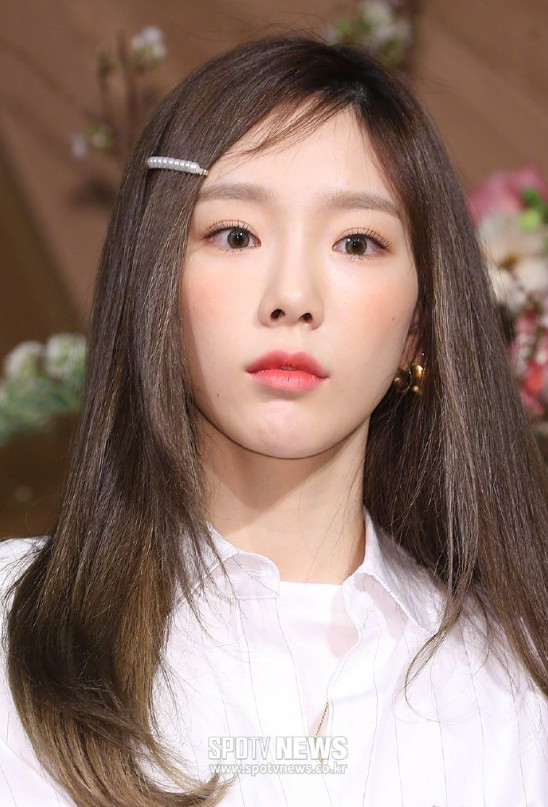 韩国美女小姐姐金泰妍图片