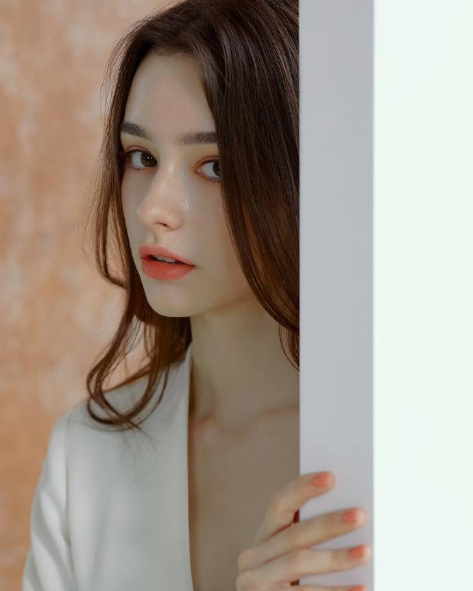 俄罗斯美女模特美照爆火网络图片