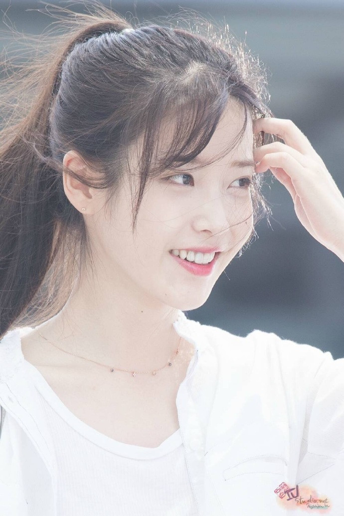清新美女IU李智恩图片_韩国美女明星IU李智恩写真