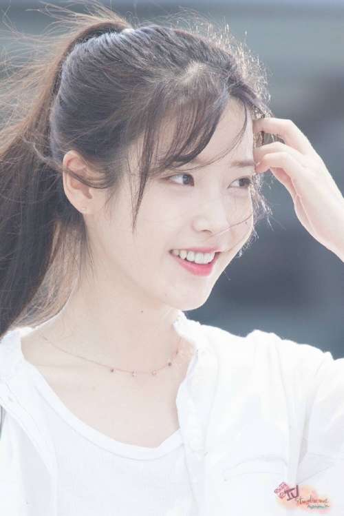 清新美女IU李智恩图片_韩国美女明星IU李智恩写真