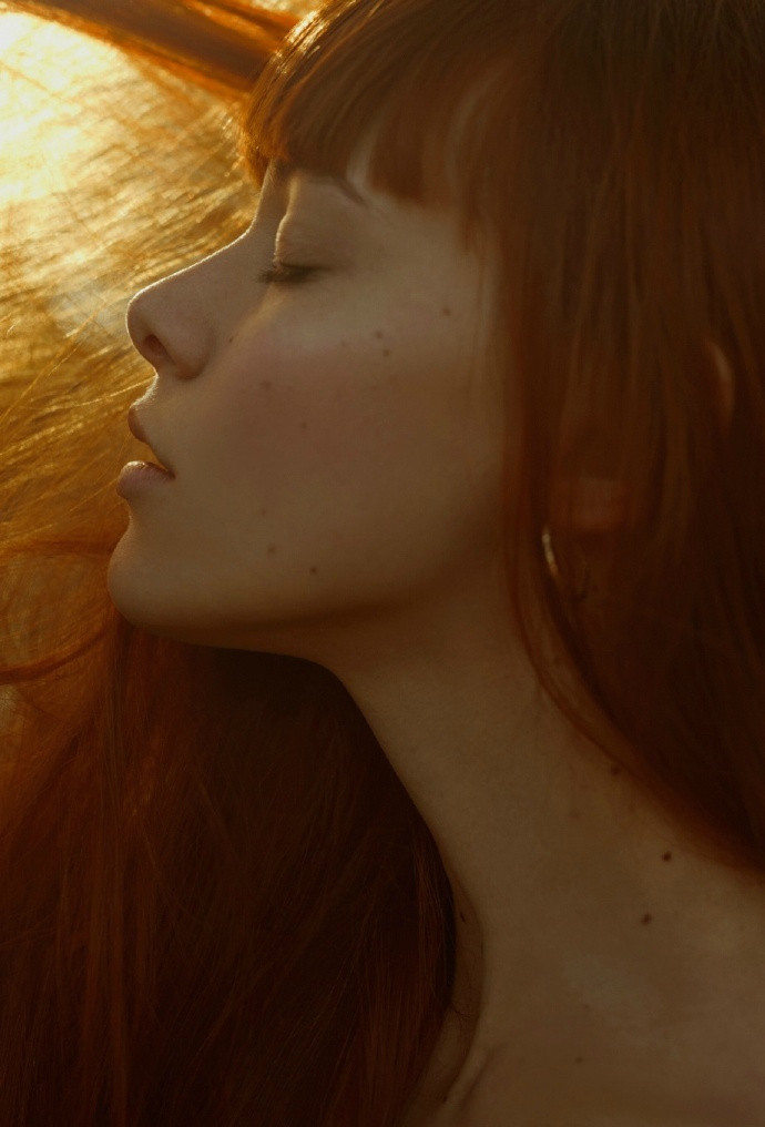 意大利摄影师Marta Bevacqua人像作品之欧美美女