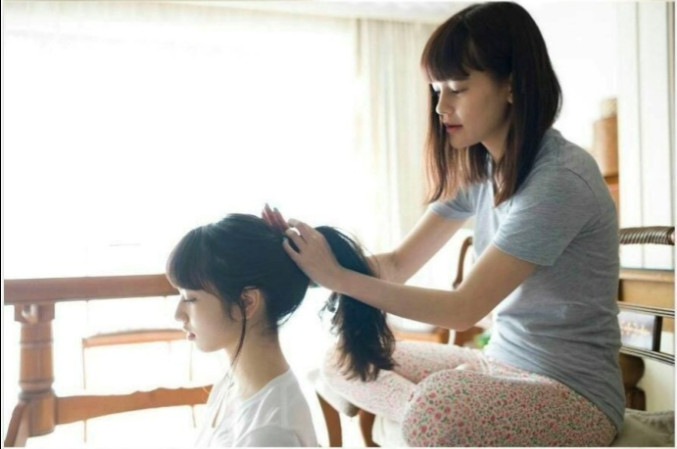 日本美女模特小松菜奈和Emma閨蜜写真