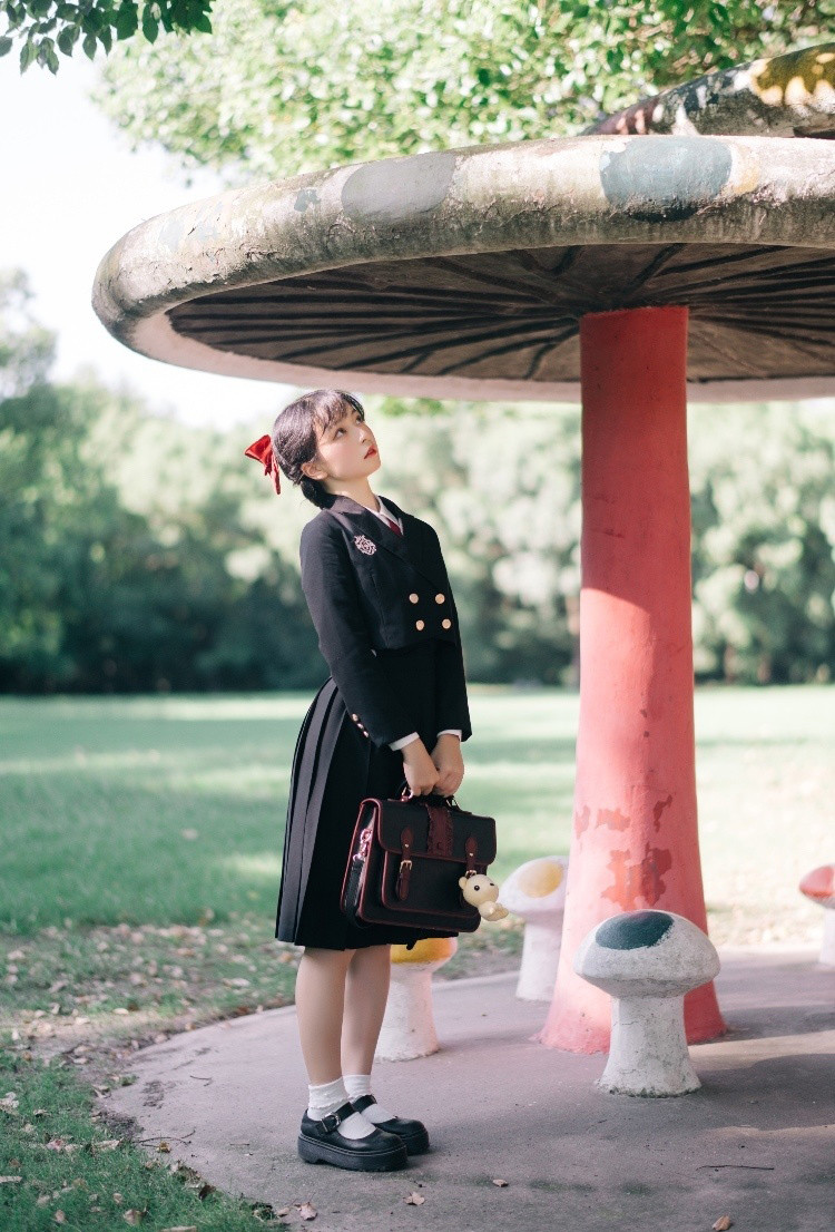 日系制服美女学生装阳光俏皮户外小清新写真