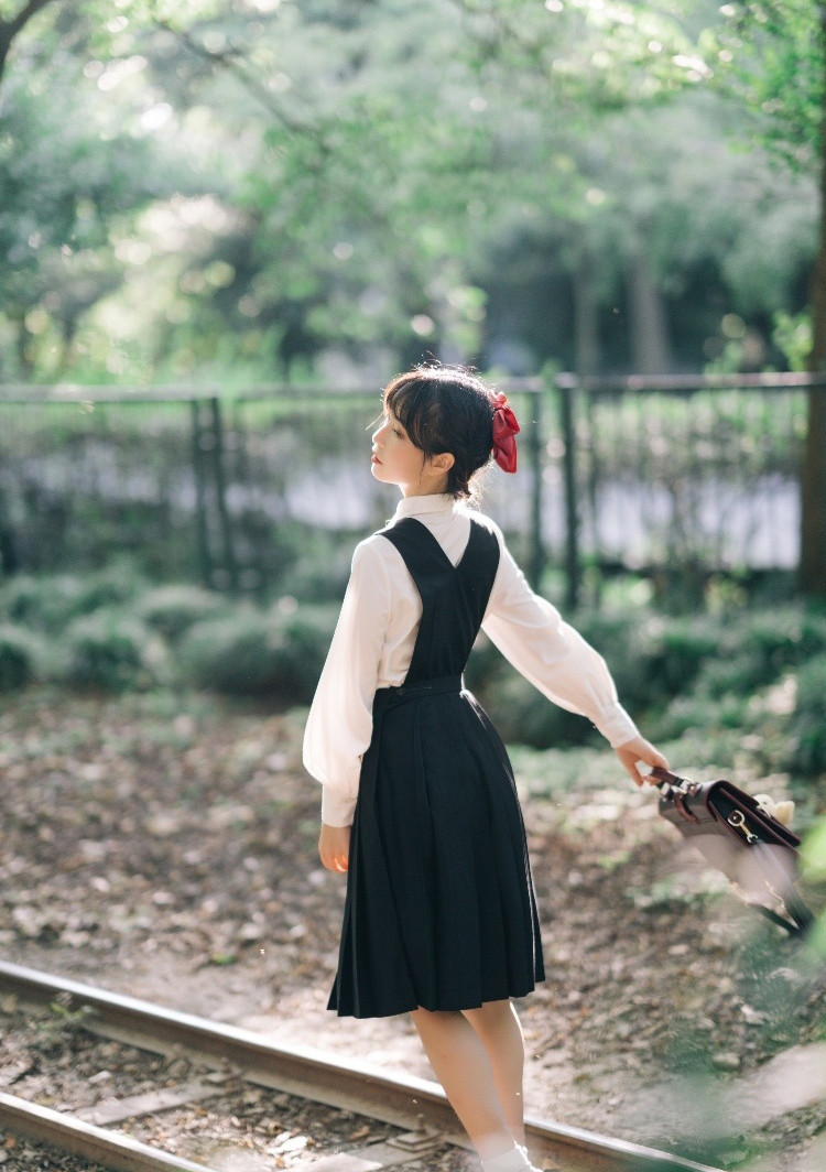 日系制服美女学生装阳光俏皮户外小清新写真