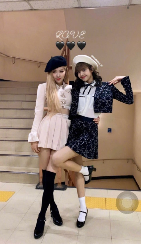 韩国女团BLACKPIN成员Lisa x rosé朴彩英姐妹图片