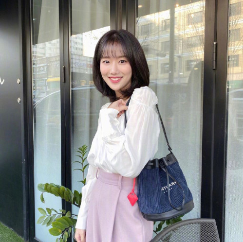 韩国美女april组合李娜恩私服可爱图片