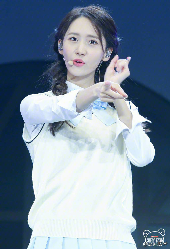韩国美女明星林允儿小姐姐活泼起来很可爱也很