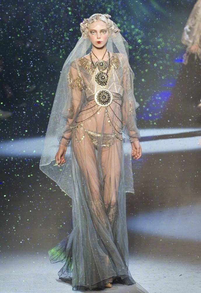 欧美美女模特演绎John Galliano Fall 2009 backstage妖艳