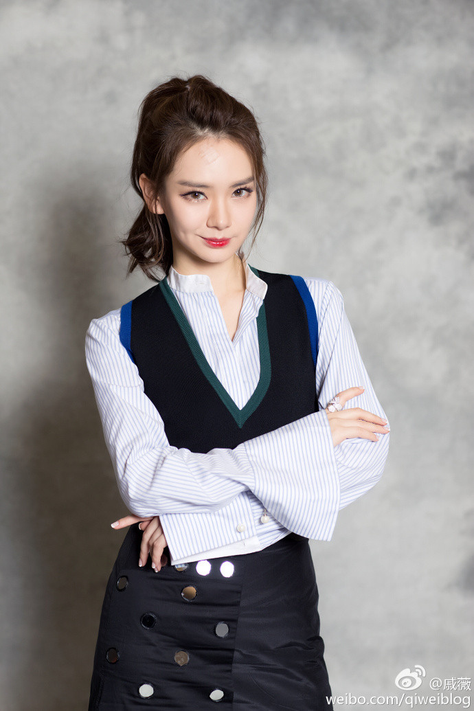 明星辣妈戚薇七女侠的九宫格太美