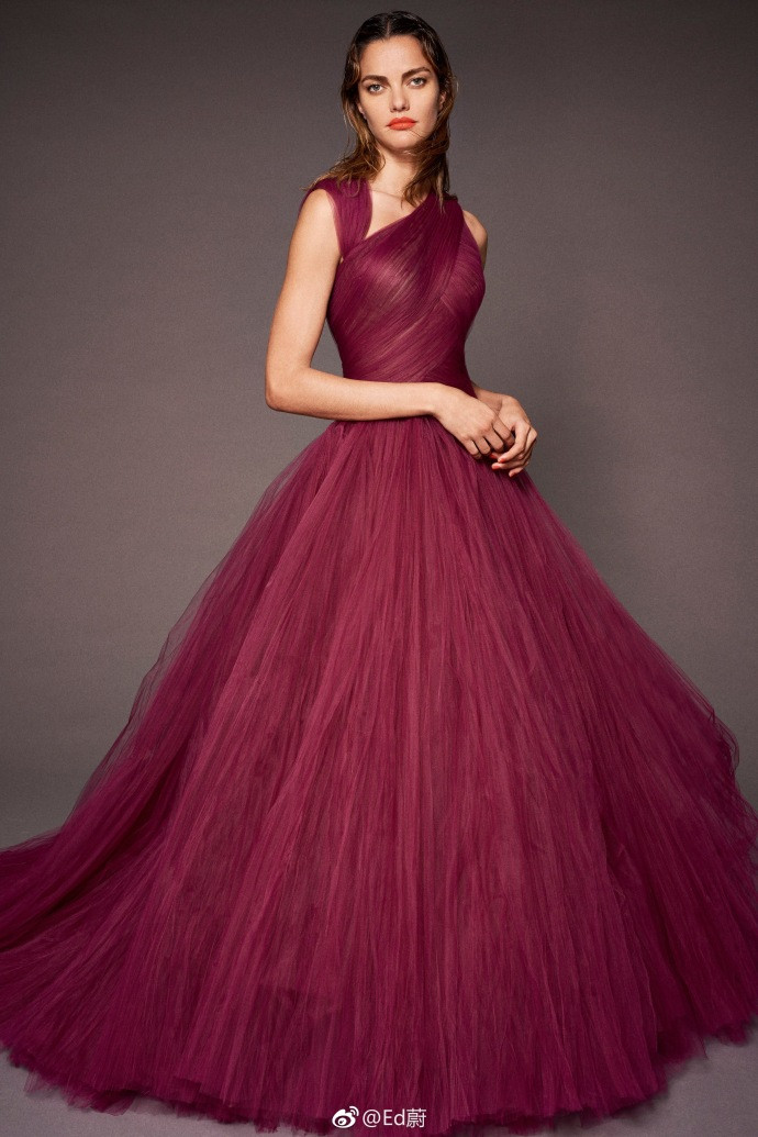 Zac Posen Resort 2019度假系列中鱼尾裙礼服图片