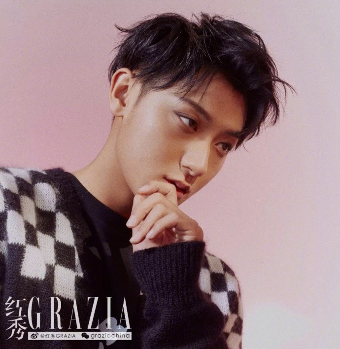 青岛帅哥男明星黄子韬《红秀Grazia》封面大片