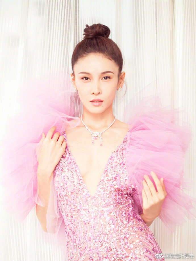 北京美女明星张蓝心zoe粉色礼服唯美写真