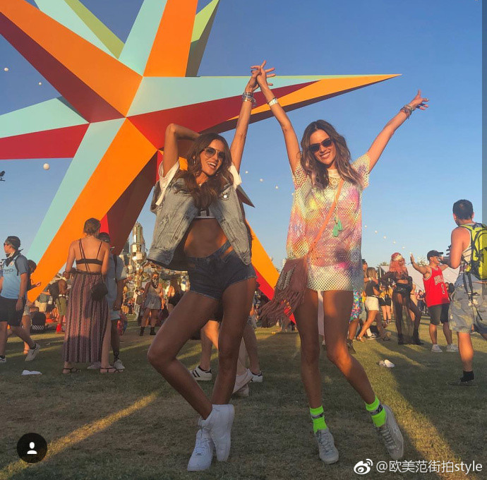 欧美美女明星Izabel Goulart Coachella Valley Music柯契拉