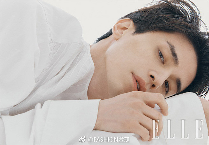 韩国男演员李栋旭《ELLE》韩国版2018年9月刊封面