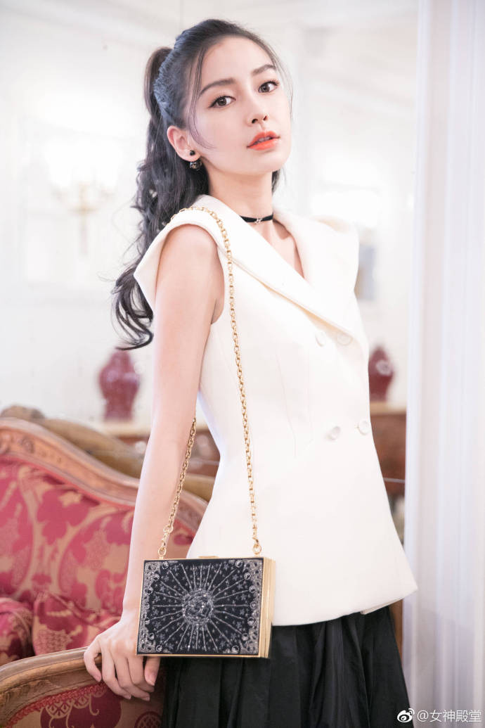 大眼美女明星angelababy和赵丽颖迪奥搭配大片