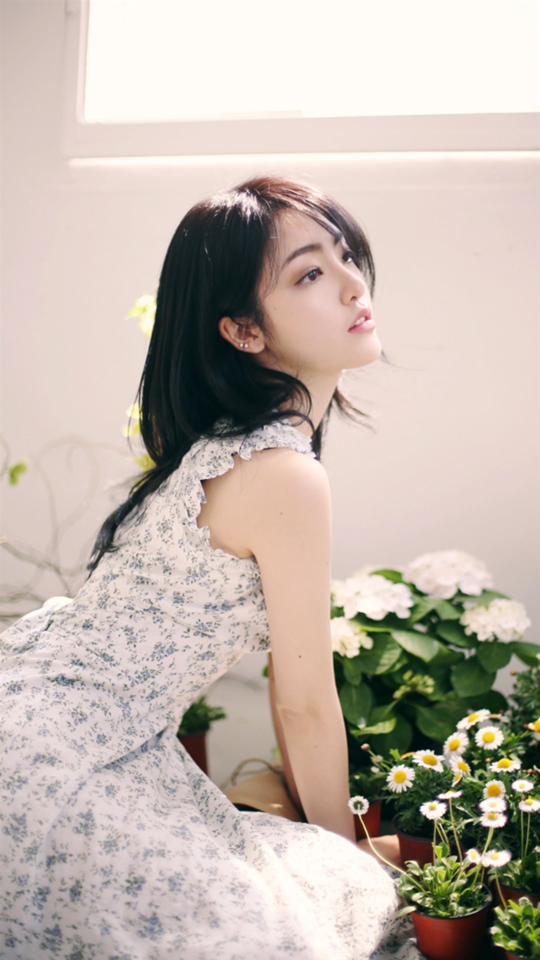 气质韩国美女街拍写真图片手机壁纸