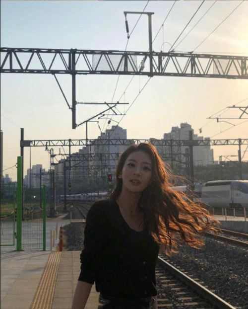 韩国美女图片 YG麻豆최유솔图片