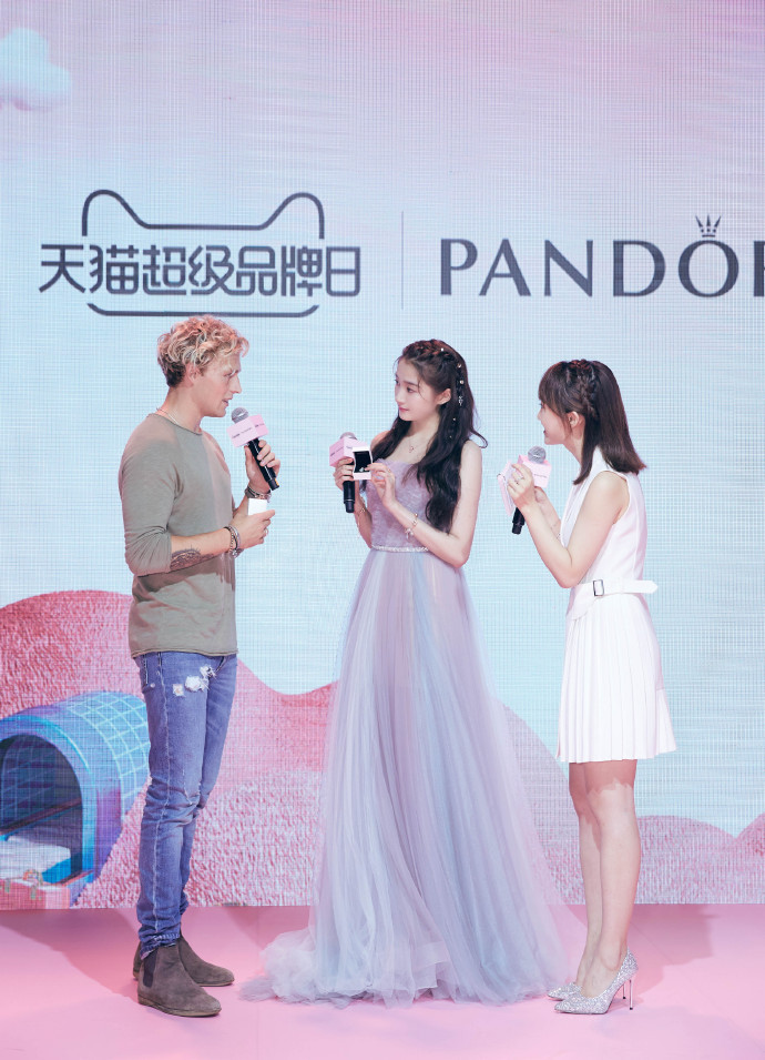 中国美女图片 Pandora潘多拉珠宝中国区代言人关晓