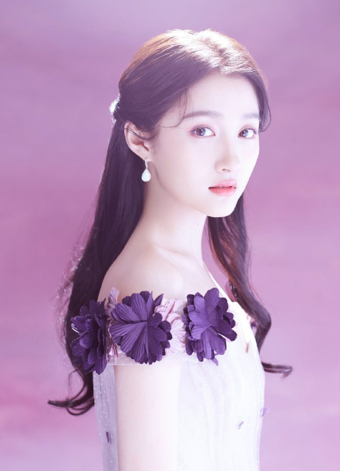 北京女明星美女关晓彤梦幻图片