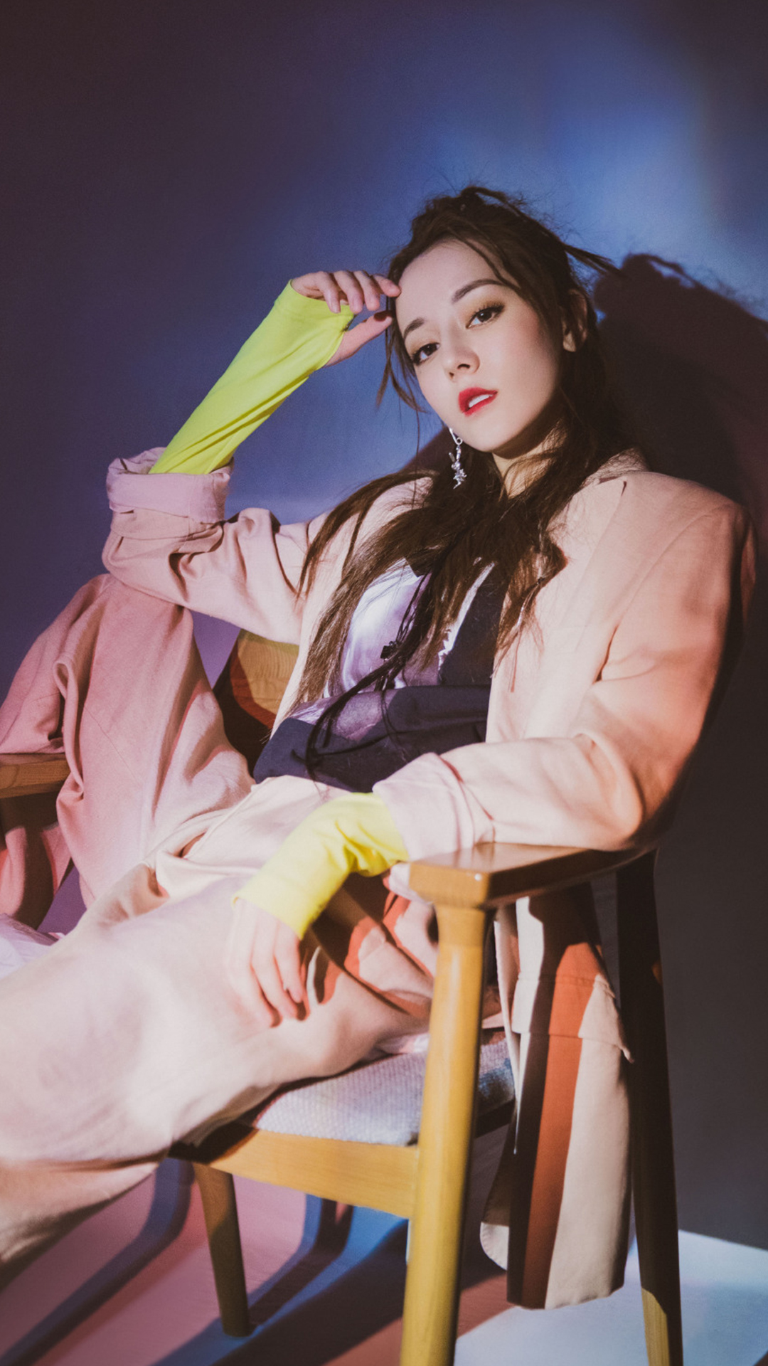 迪丽热巴时尚俏丽唯美写真图片手机壁纸