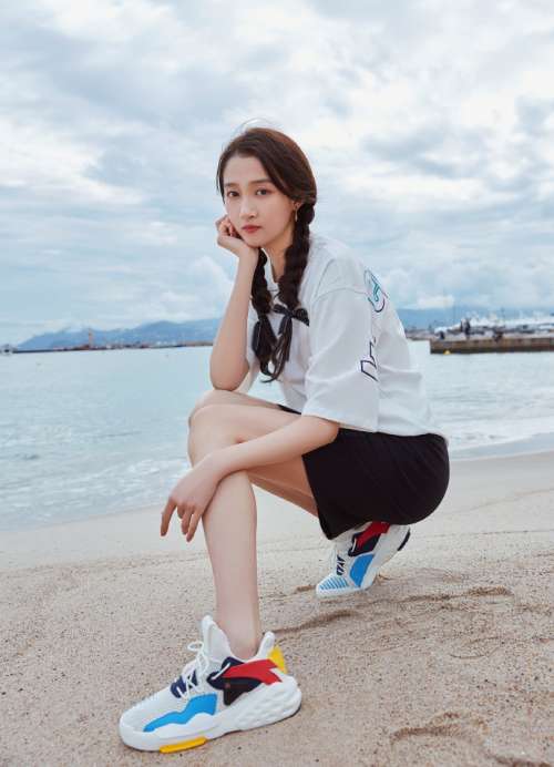 中国美女图片 女明星关晓彤休闲图片