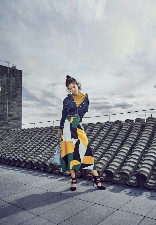 短发美女明星金晨街拍图片
