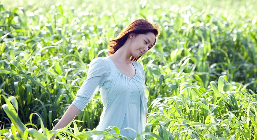 林允儿清纯可人写真