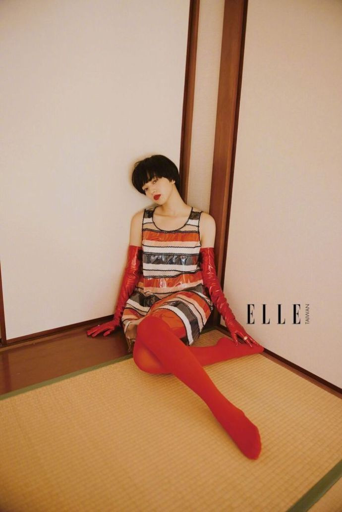 日本美女模特小松菜奈 x 台湾版《ELLE》11月刊封