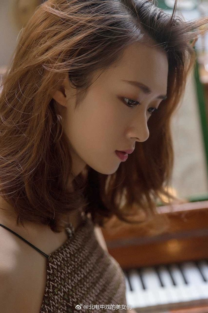 中国戏曲学院2015级影视表演系校花朱英俊图片