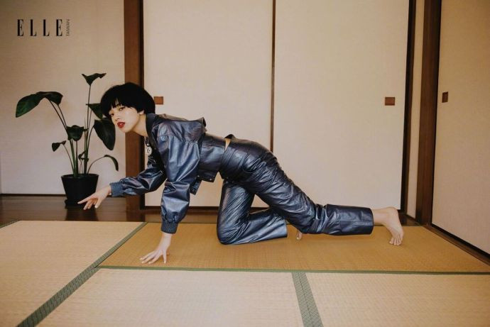 日本美女模特小松菜奈 x 台湾版《ELLE》11月刊封