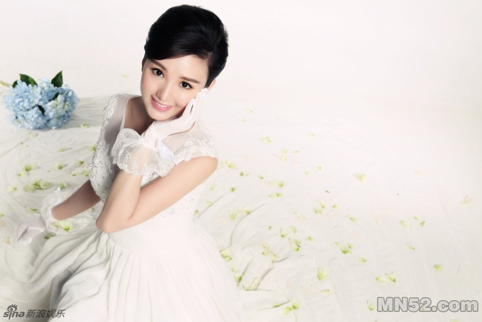 毛晓彤萝莉新娘唯美可爱