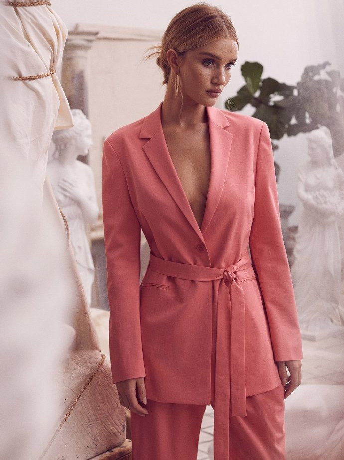 欧美美女图片 英国超模Rosie Huntington-Whiteley图片