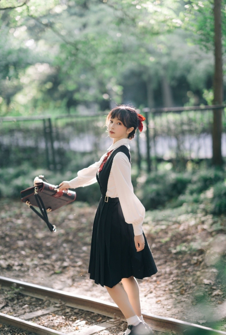 日系制服美女学生装阳光俏皮户外小清新写真