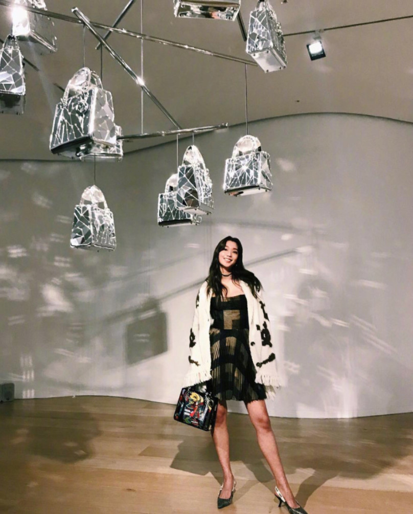 韩国美女模特李圣经私服穿搭图片