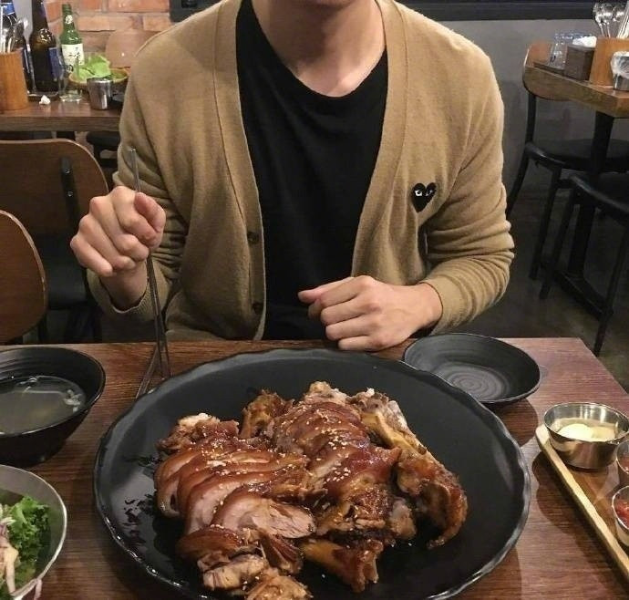帅哥图片：“假装有男朋友”系列别客气，都拿
