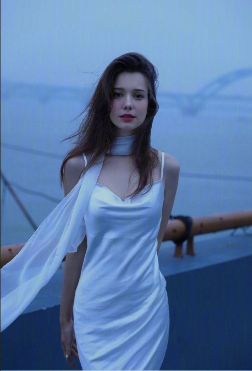 白俄罗斯美女模特美的发光 欧美美女图片