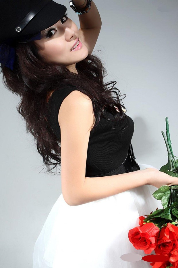 美女校花图片_中戏美女沈凌熙私照曝光
