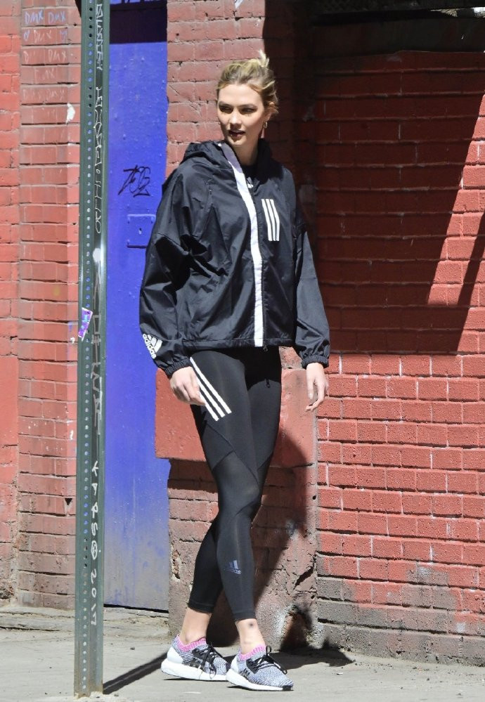 欧美美女超模Karlie Kloss阿迪达斯拍摄广告片