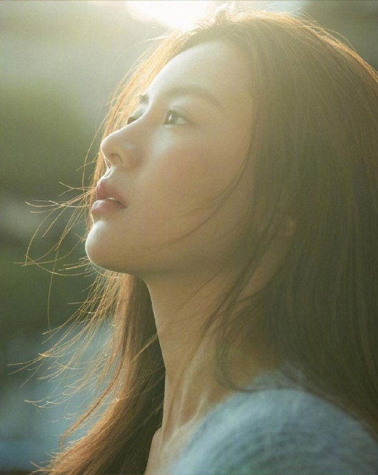 韩国美女模特高允真图片