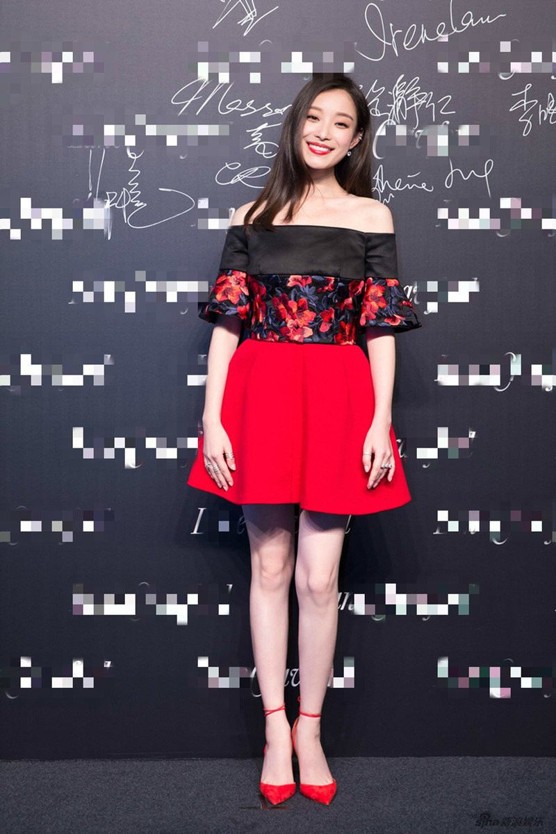 美女明星倪妮图片_倪妮捞金秀香肩迷人写真