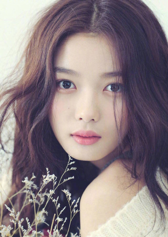 韩国美女明星金裕贞图片