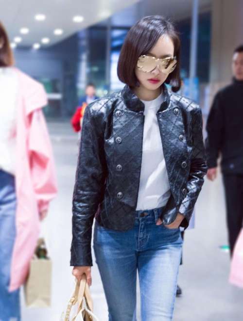 山东美女明星宋茜黑超加面亮相上海机场时尚街