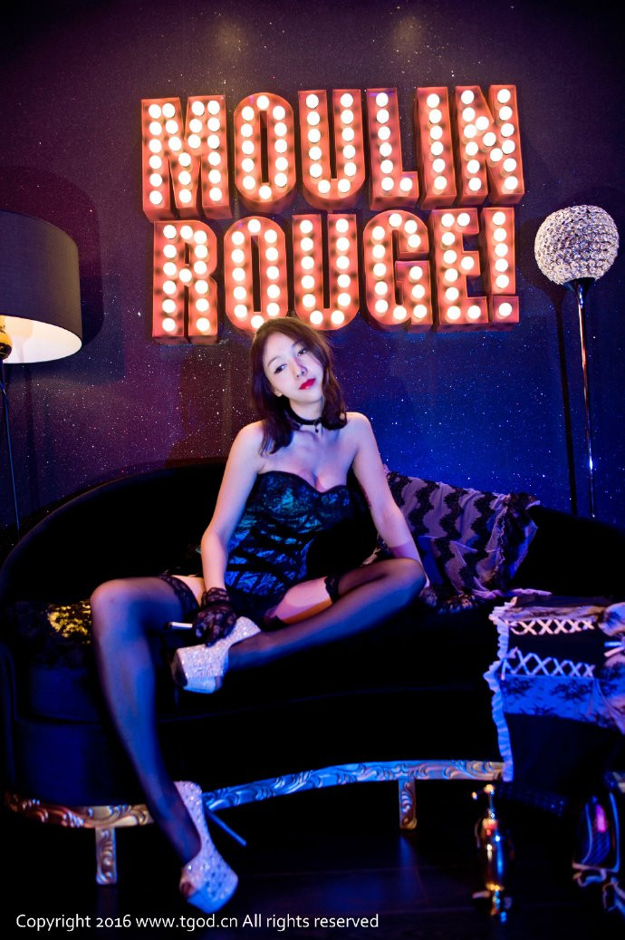 美女模特Audrey如夜店性感丝袜写真