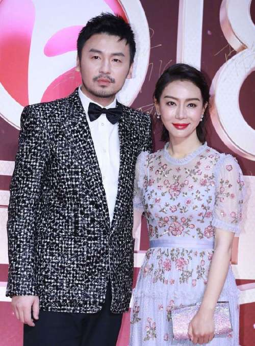 中国男明星雷佳音陈数亮相国剧盛典红毯图片