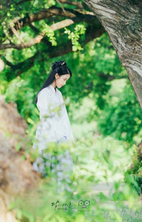 韩国美女明星IU古装图片