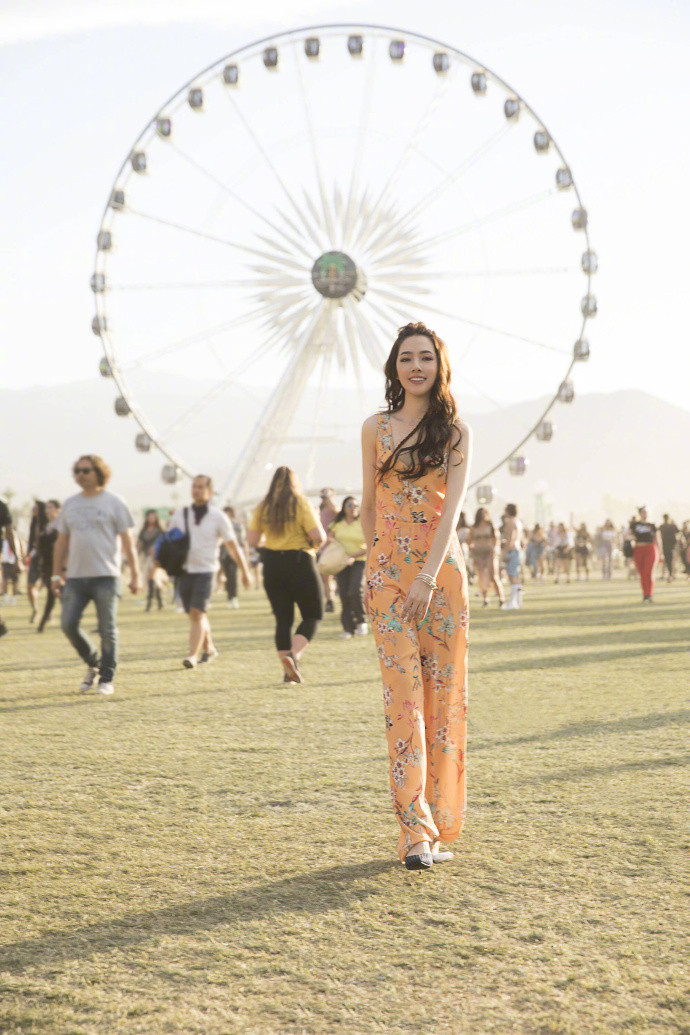 台湾美女明星郭碧婷现身Coachella科切拉音乐节的