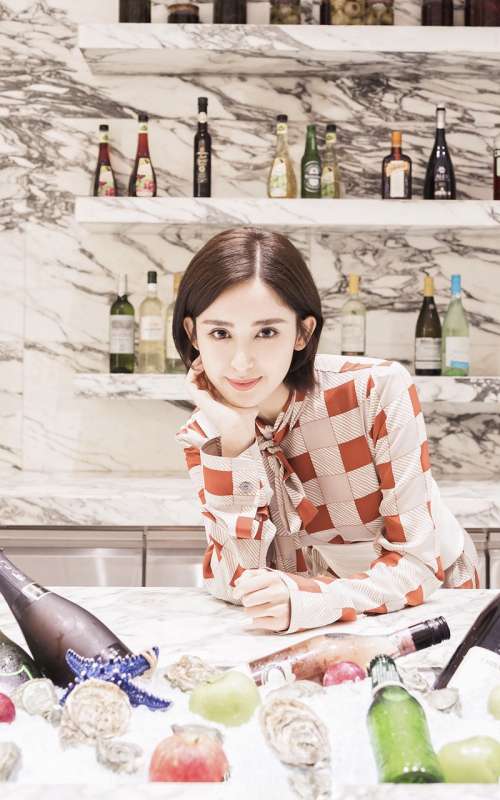 人气小花古力娜扎最新甜美居家写真手机壁纸