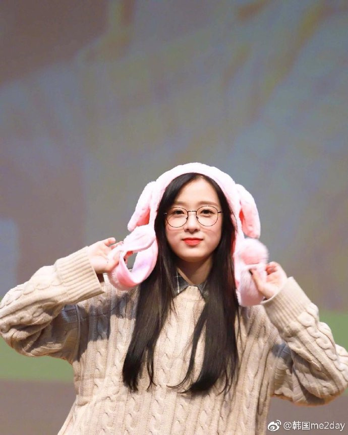 韩国美女明星李珍率图片