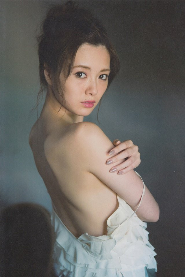 乃木坂46成员白石麻衣性感写真锁屏壁纸