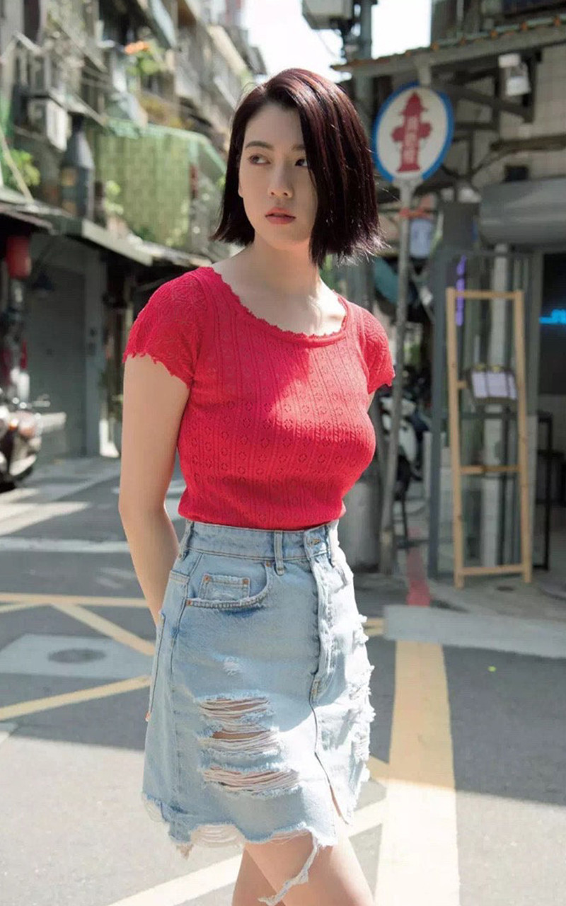 三吉彩花大胸爆乳写真